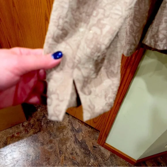 Brocade jacket. - Picture 4 of 8